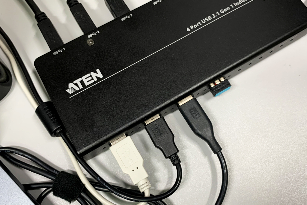 7 ATEN US3344I.jpg